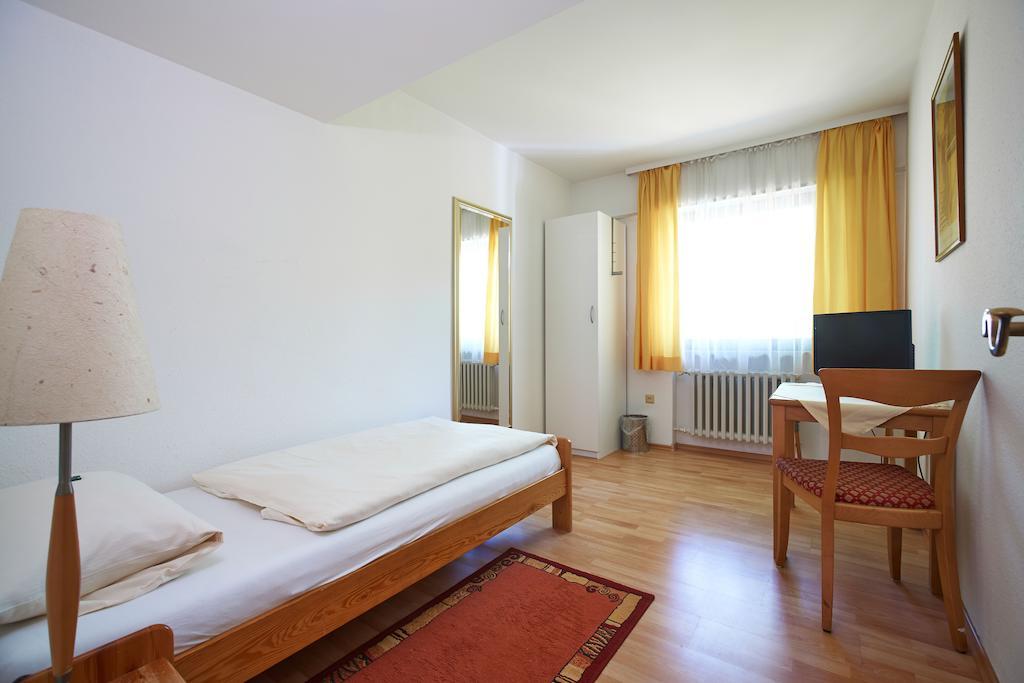 Gasthof Riedsee Hotel Stuttgart Room photo