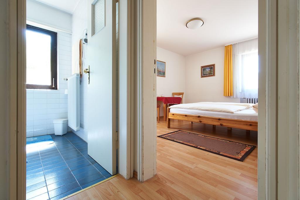 Gasthof Riedsee Hotel Stuttgart Room photo